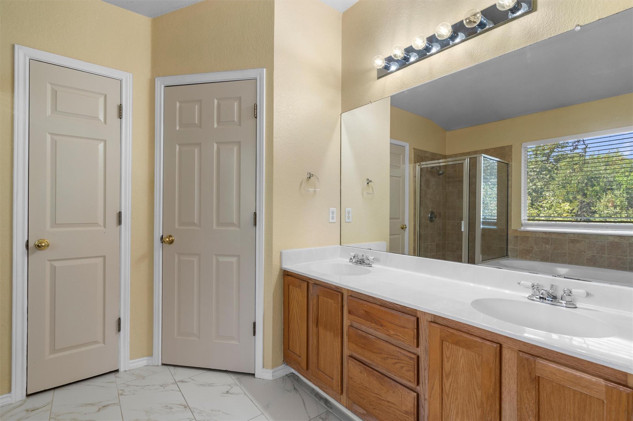 8336 Alvin High Ln Property Photo 22