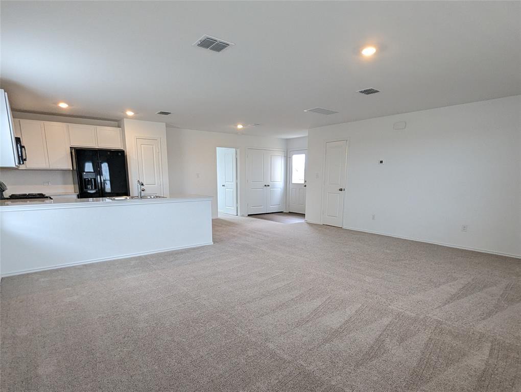 152 Avre Loop Property Photo 4