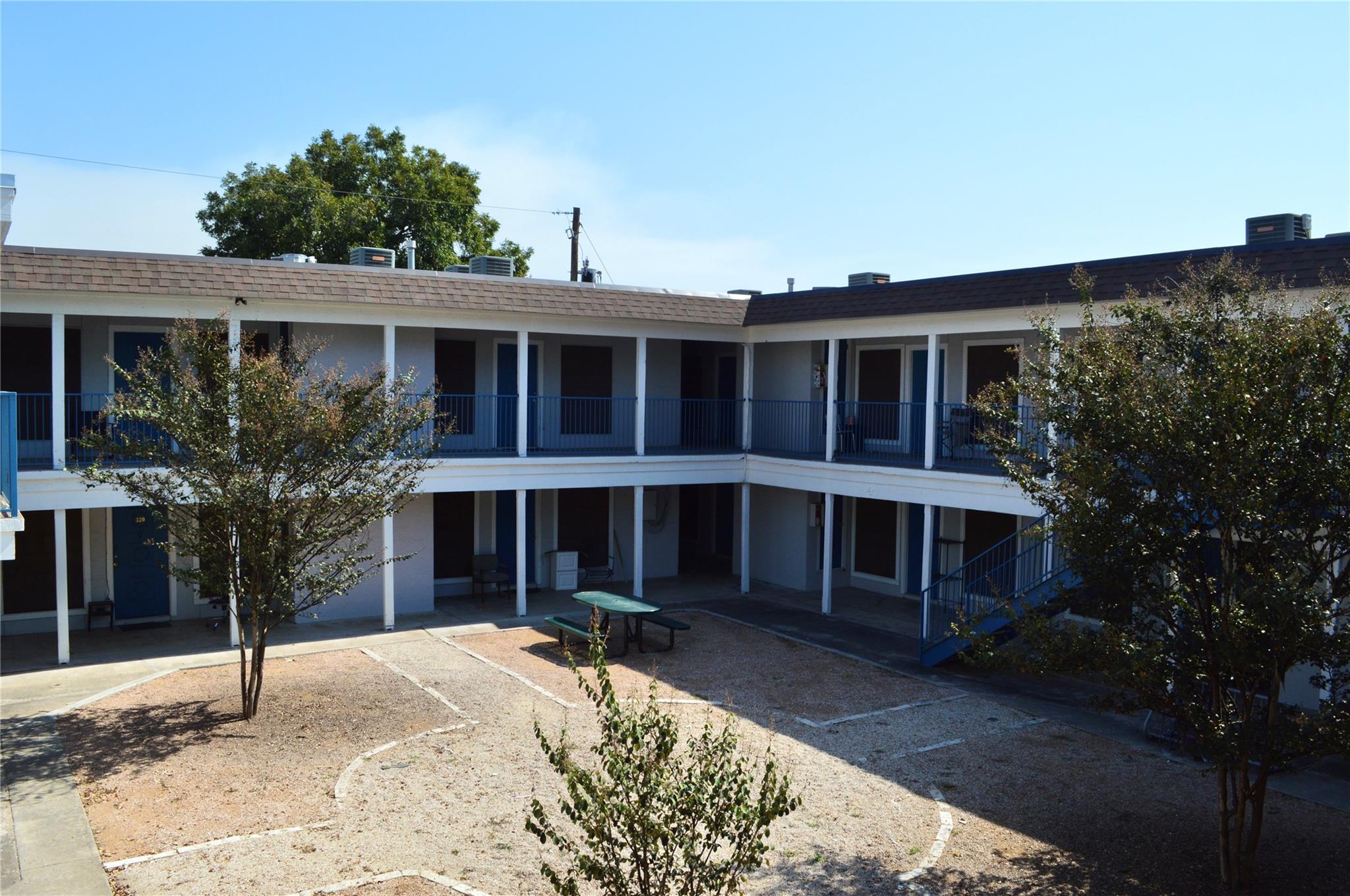 4709 Harmon Ave #305 Property Photo 2