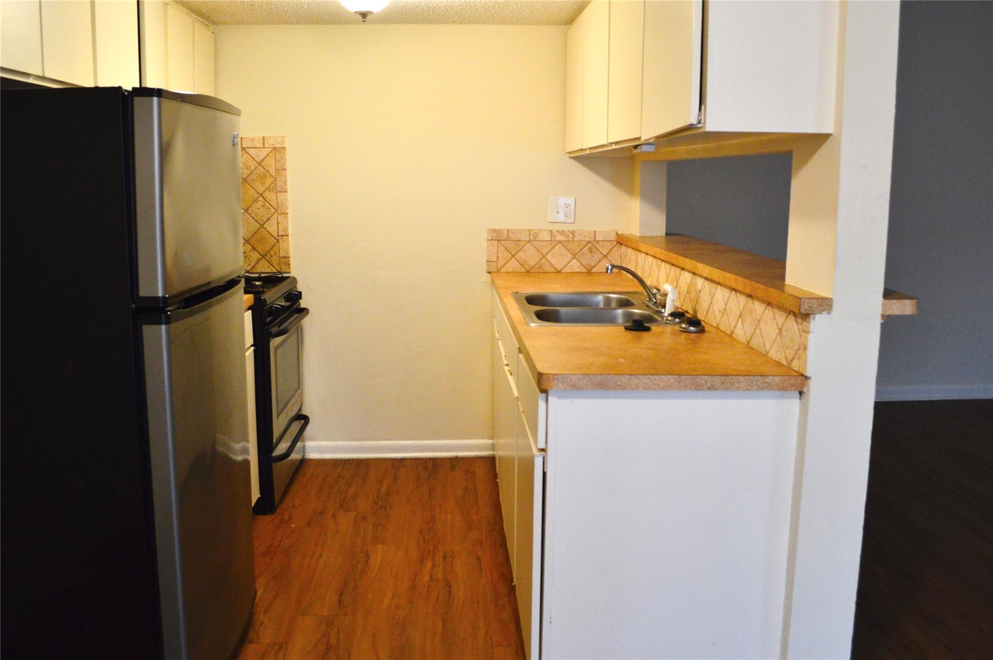 4709 Harmon Ave #305 Property Photo 5