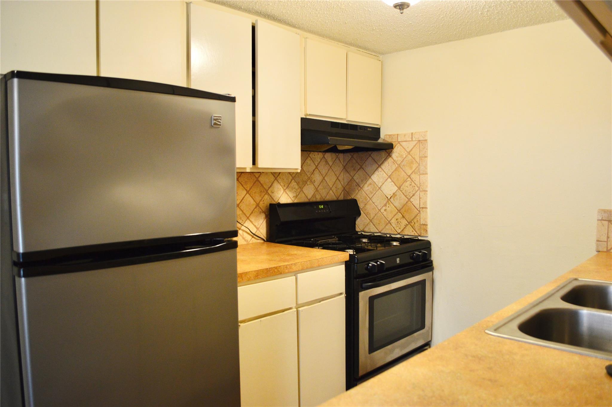 4709 Harmon Ave #305 Property Photo 6