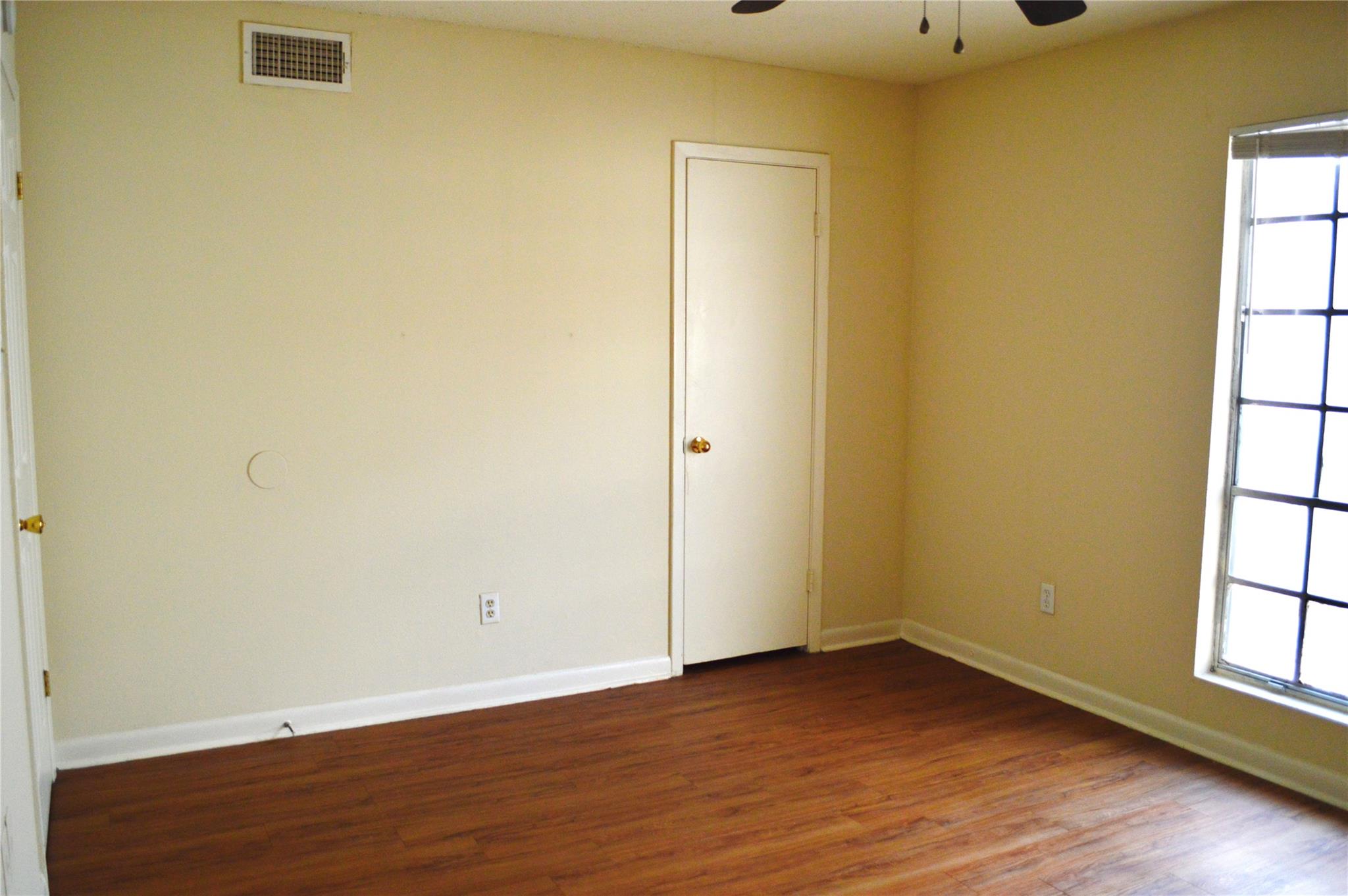 4709 Harmon Ave #305 Property Photo 10