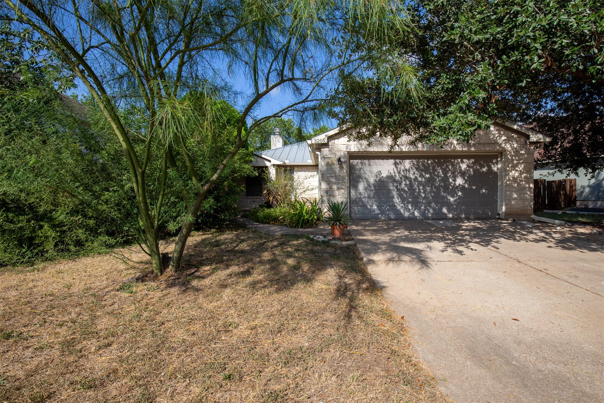 3205 Susquehanna Ln Property Photo 1