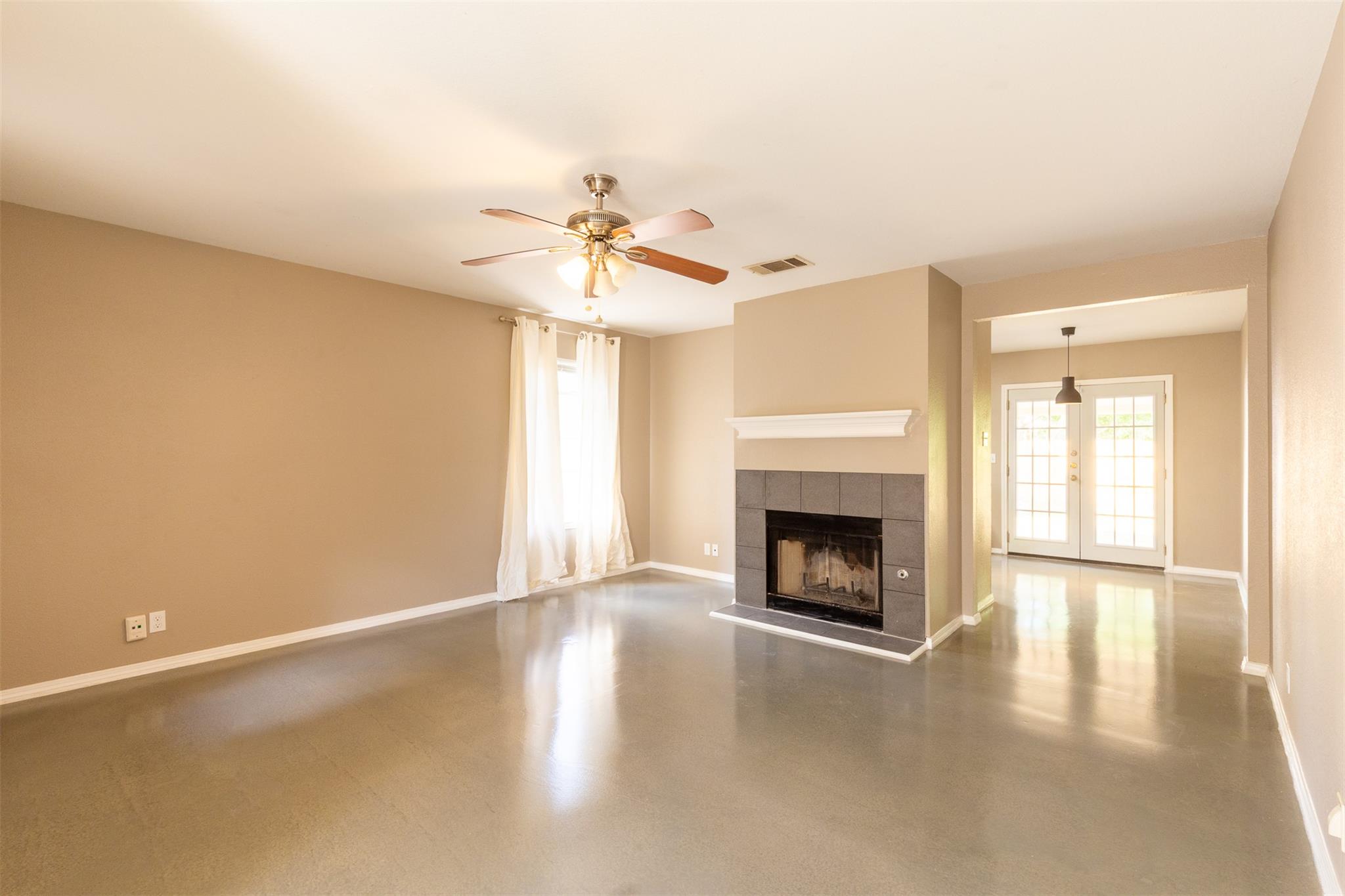 3205 Susquehanna Ln Property Photo 2