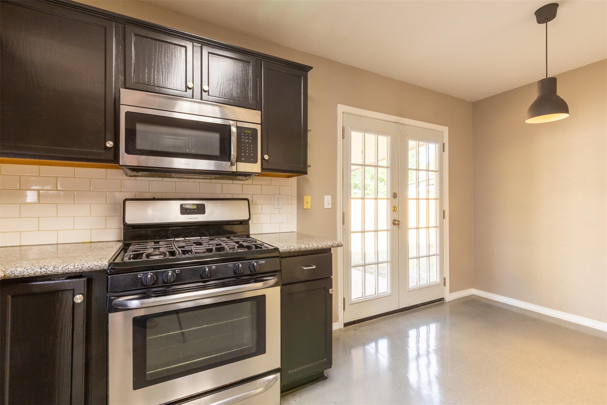 3205 Susquehanna Ln Property Photo 6