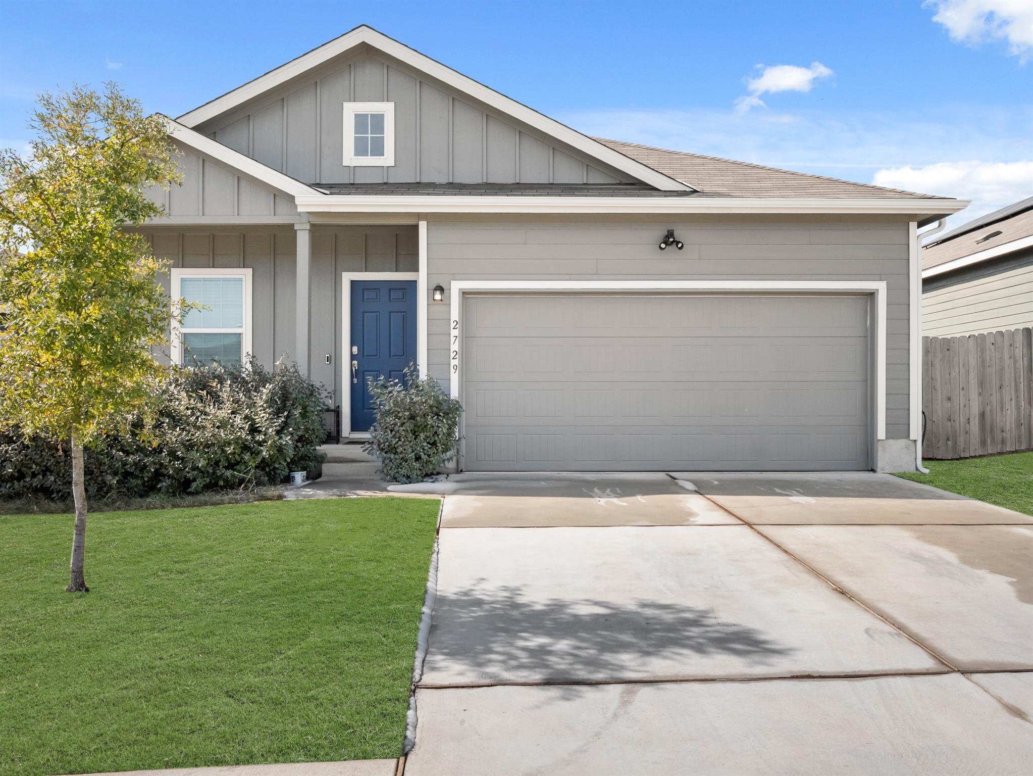 2729 Louris Ln Property Photo 2