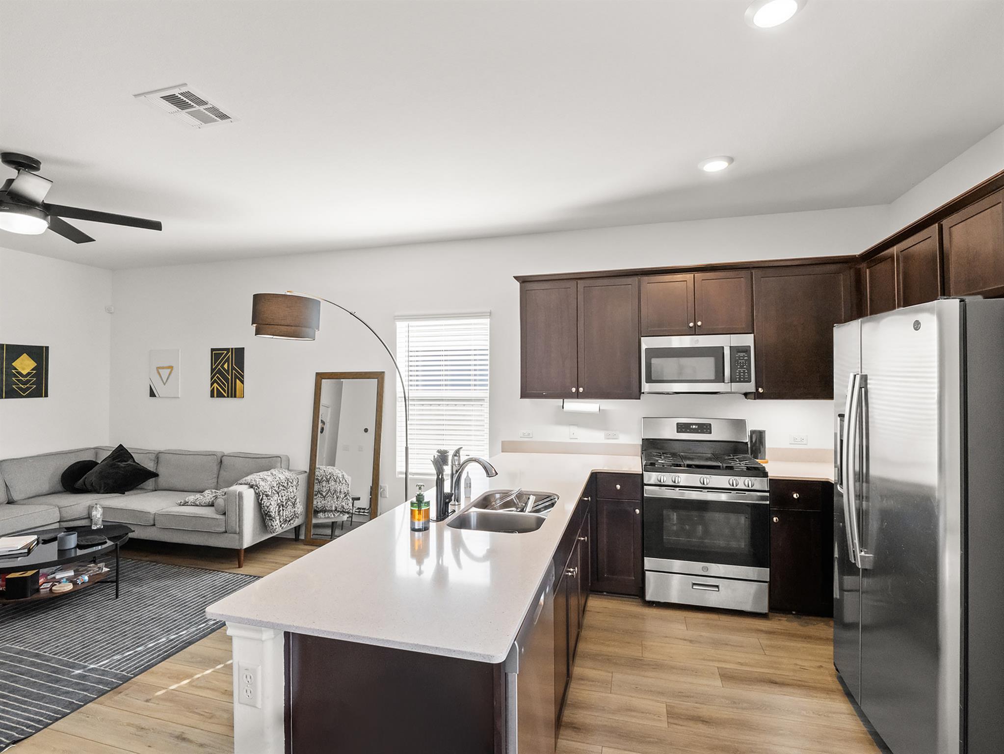 2729 Louris Ln Property Photo 4