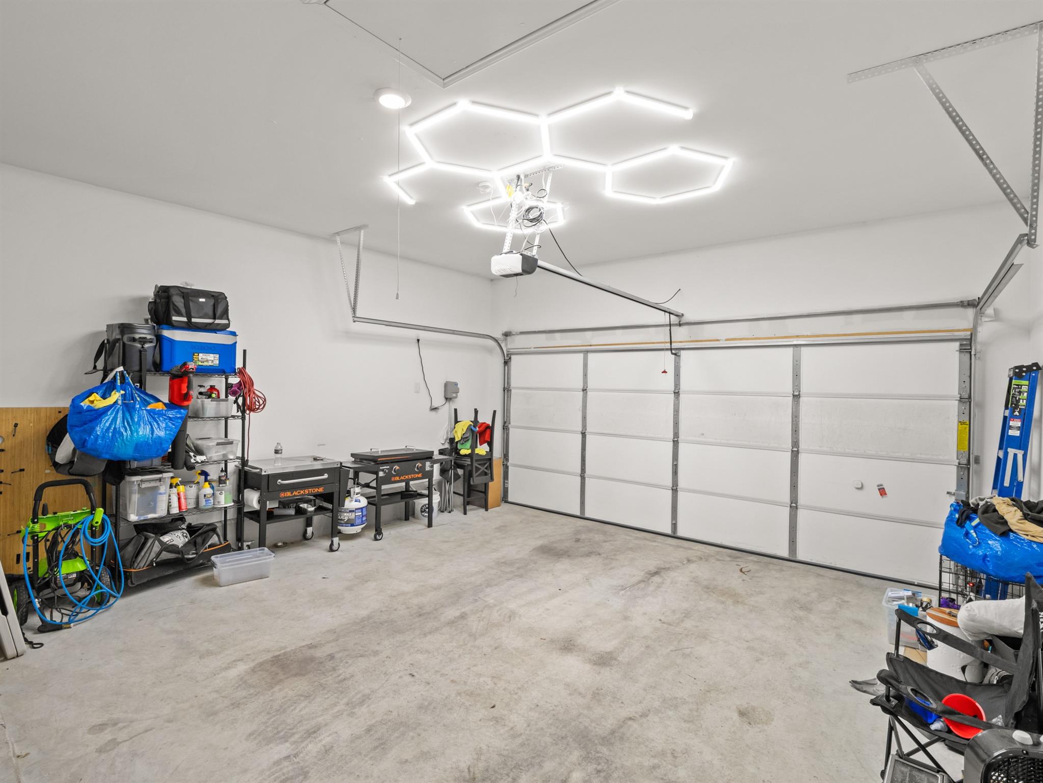 2729 Louris Ln Property Photo 12