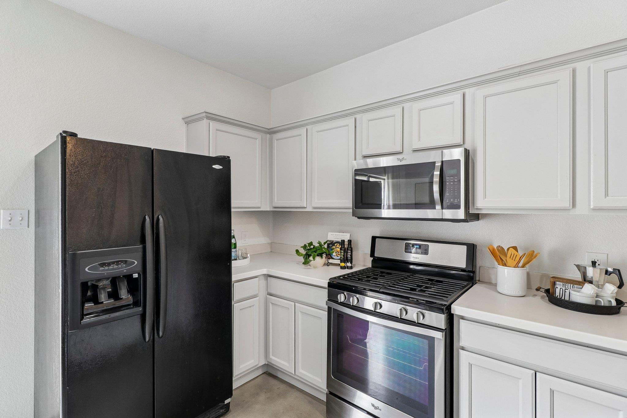 11137 Lost Maples Trl Property Photo 6