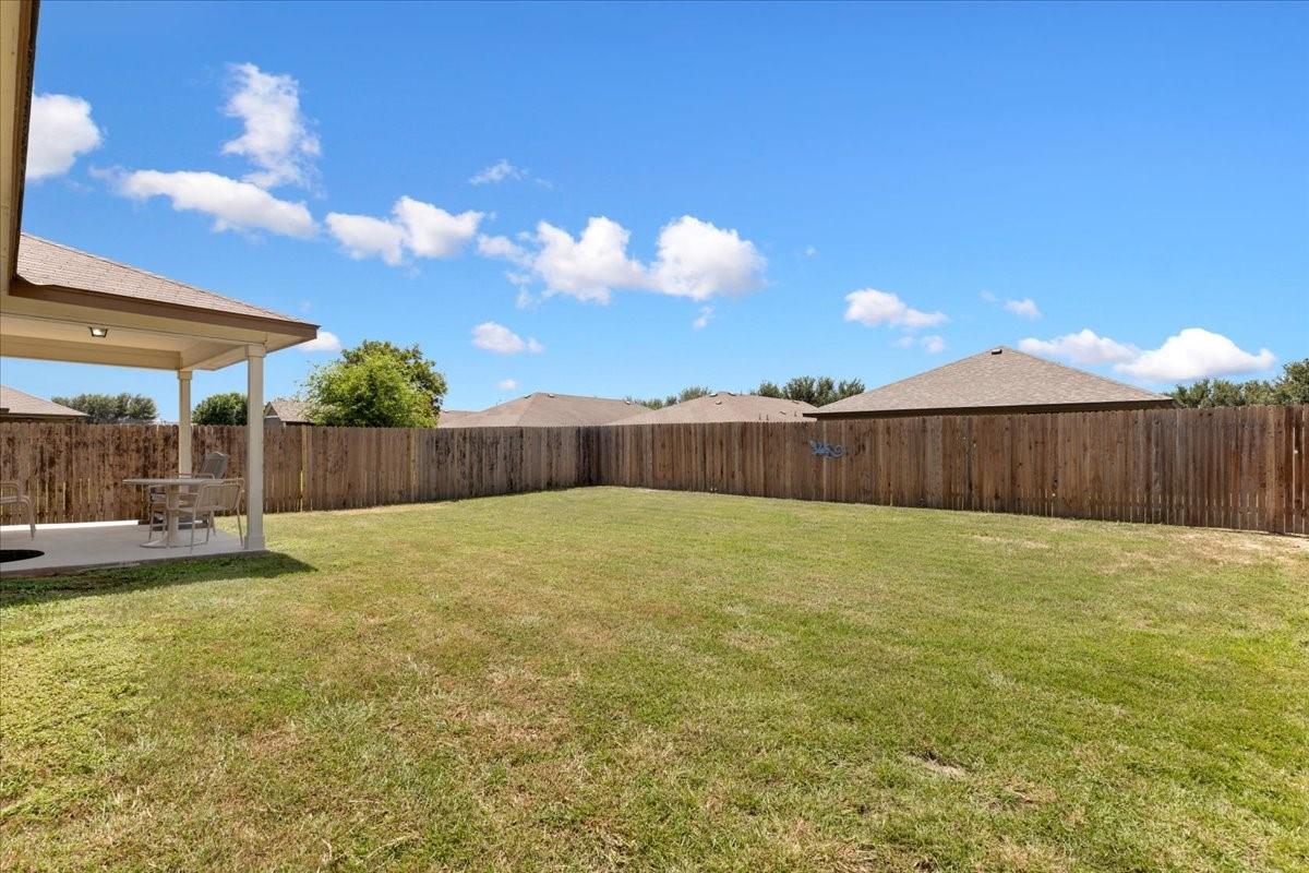 737 Great Oaks Dr Property Photo 22