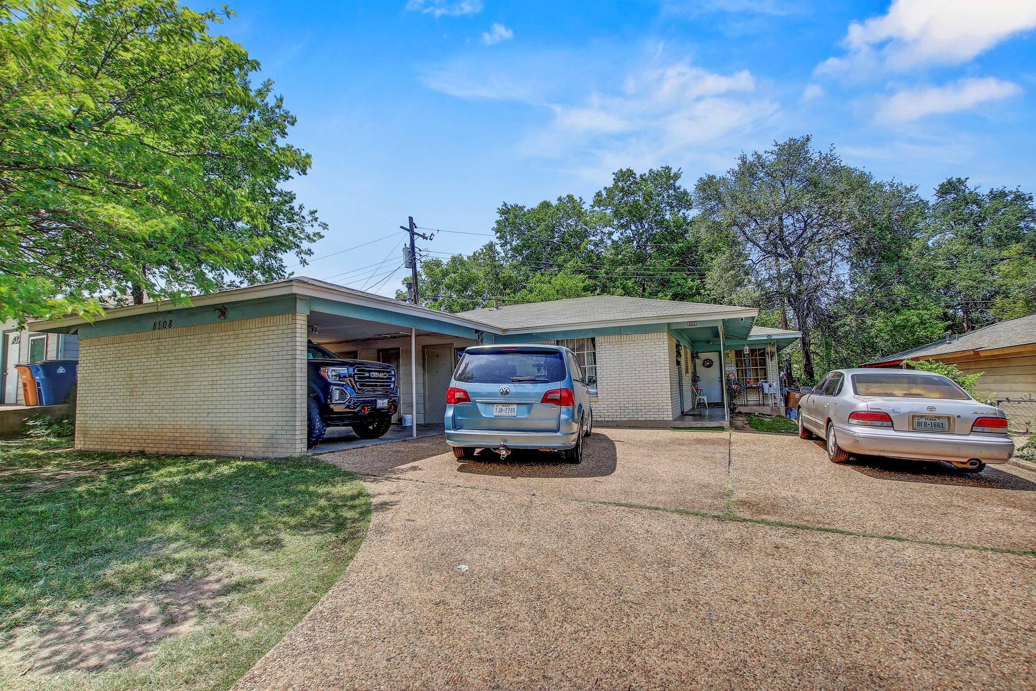 8505 Dryfield DR Property Photo 1