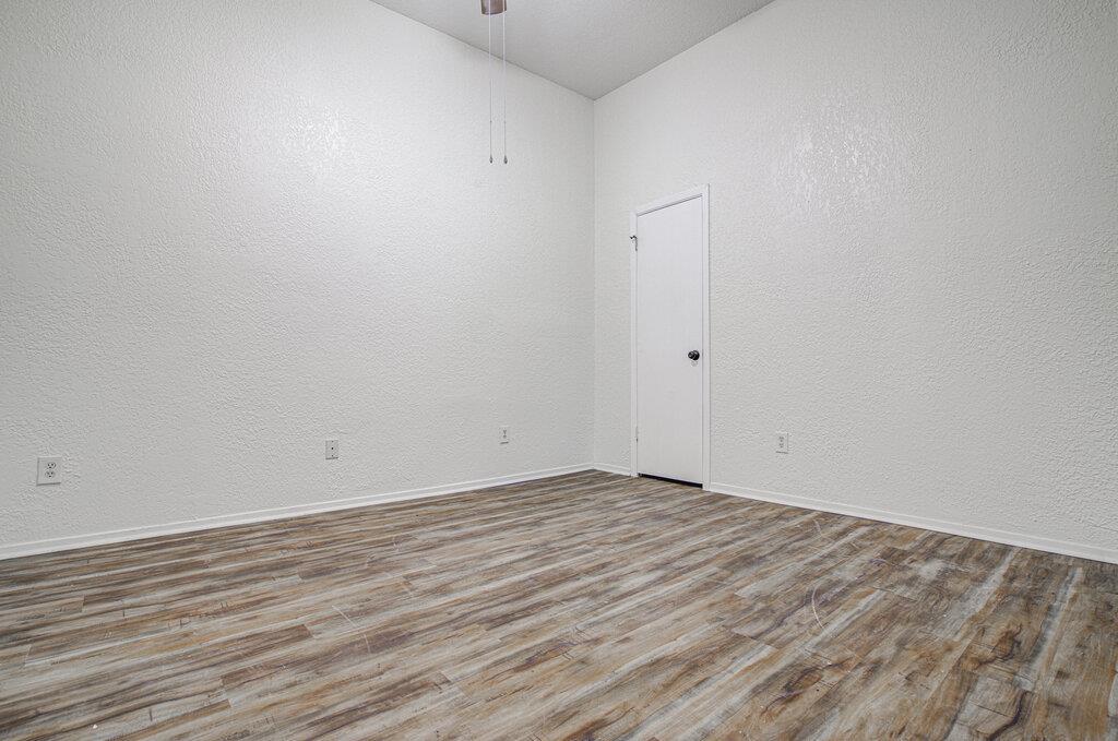 1807 Briar Hill Dr #b Property Photo 14
