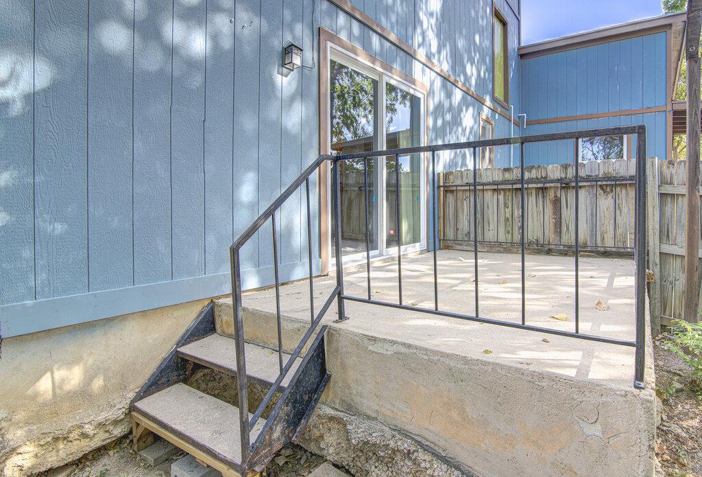 1807 Briar Hill Dr #b Property Photo 22