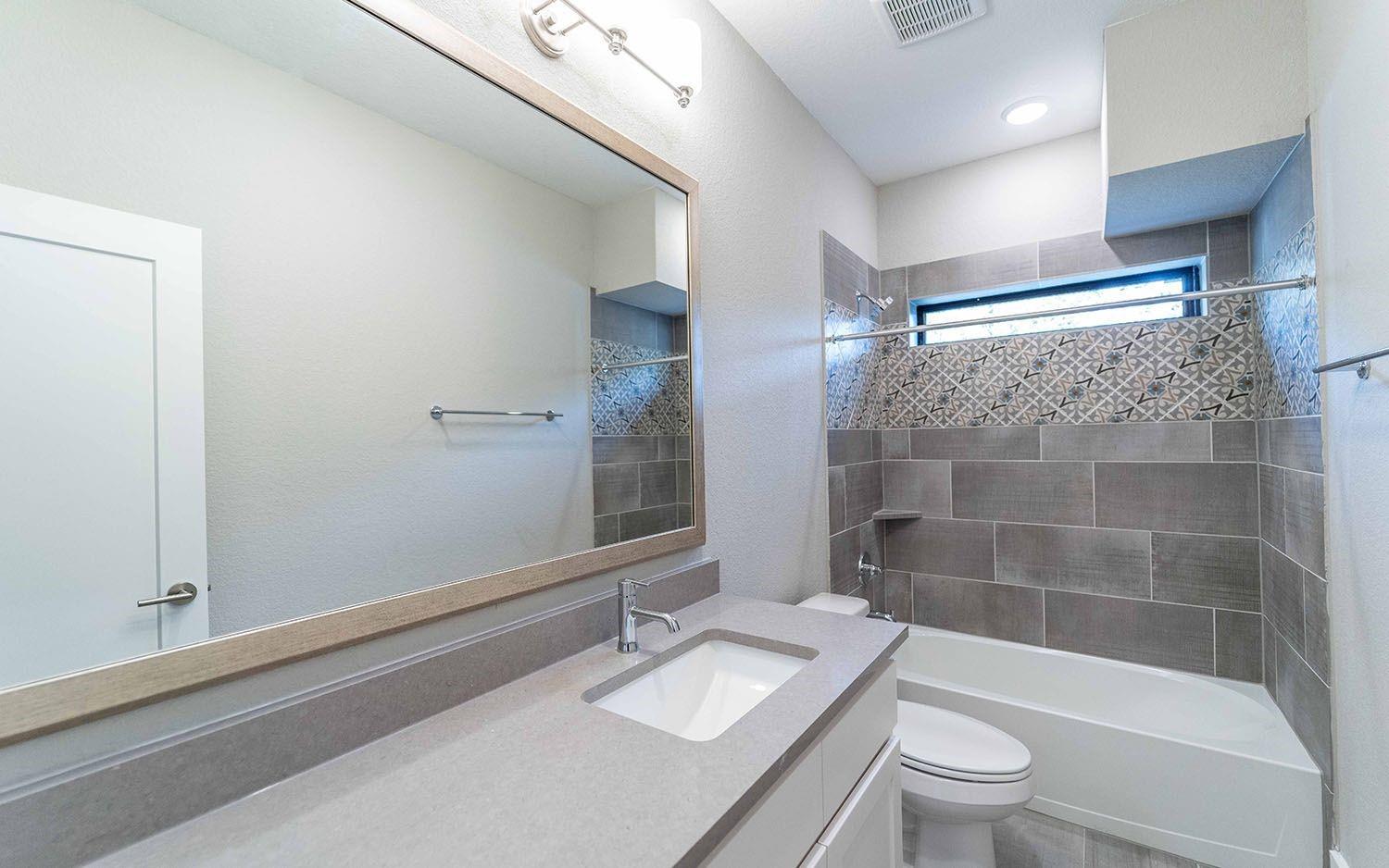 1002 Barrie Dr Property Photo 2
