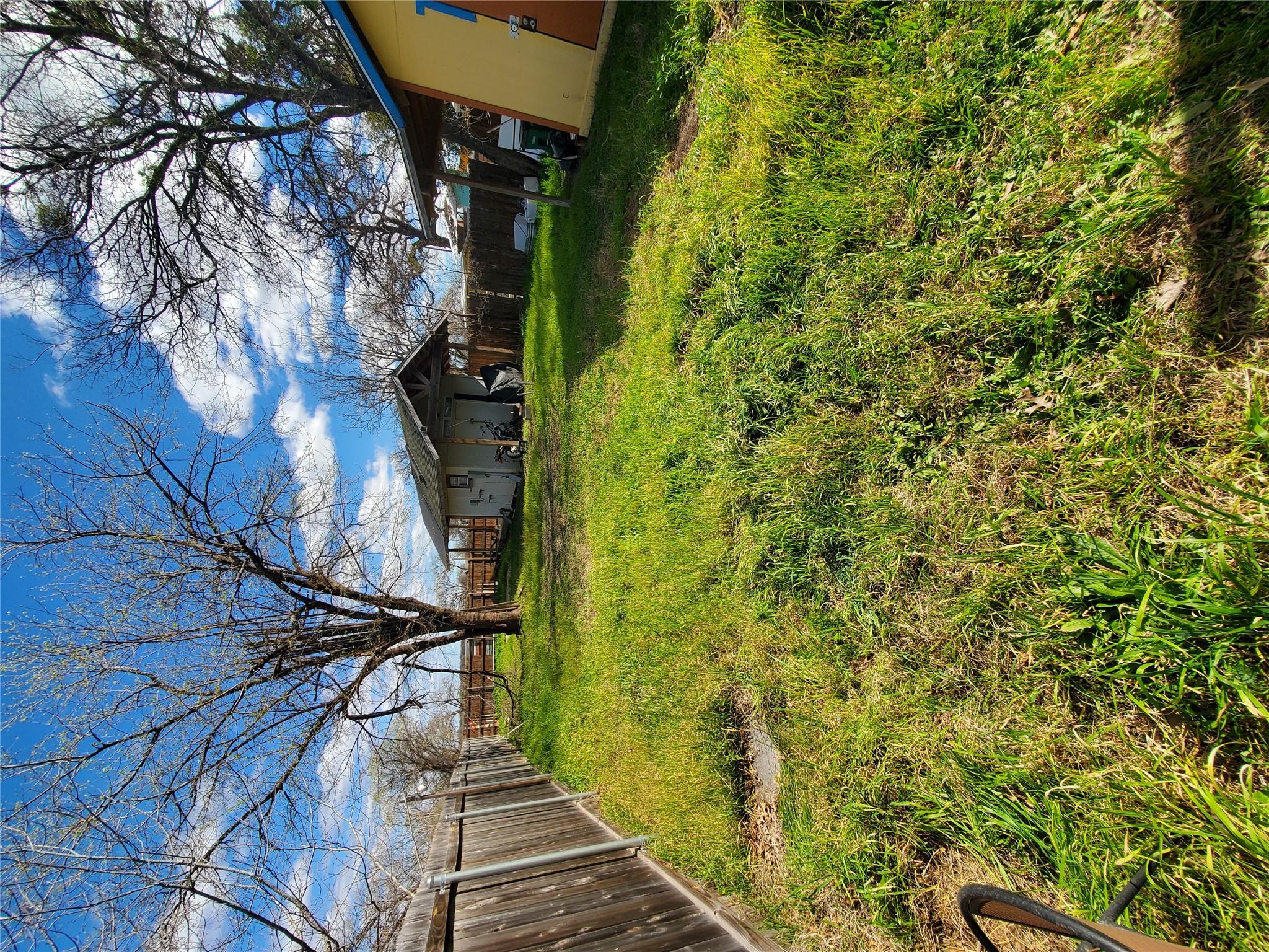 1167 Nickols Ave Property Photo 2