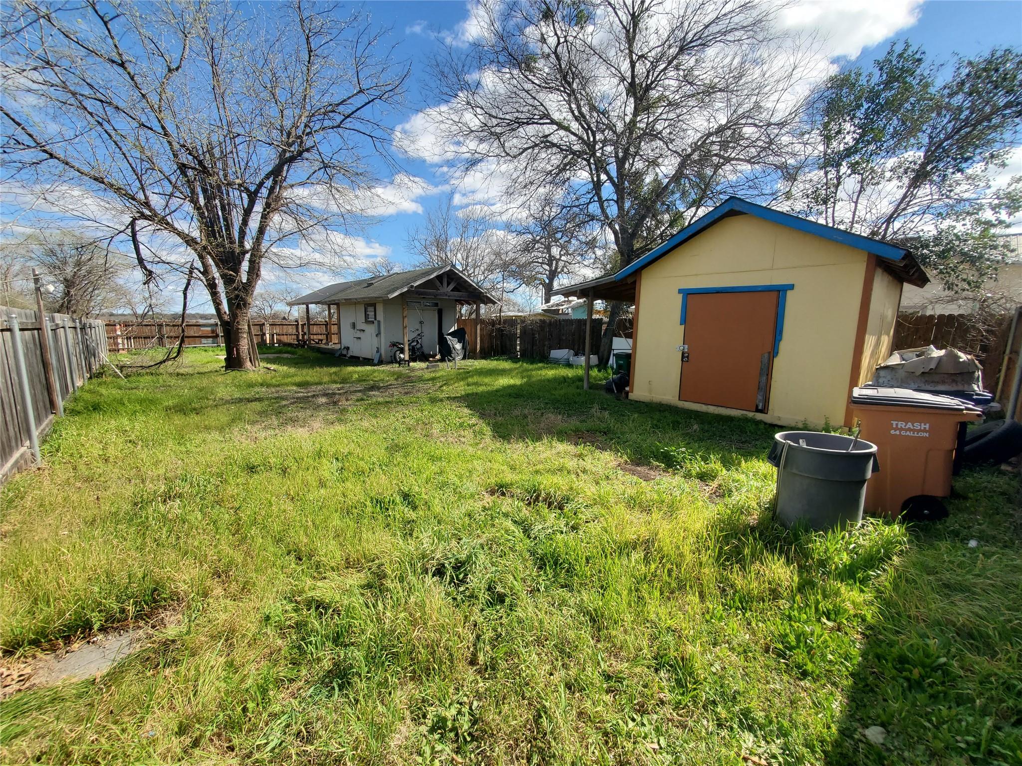 1167 Nickols Ave Property Photo 4