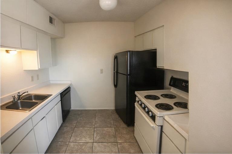 2408 Longview St #111 Property Photo 4