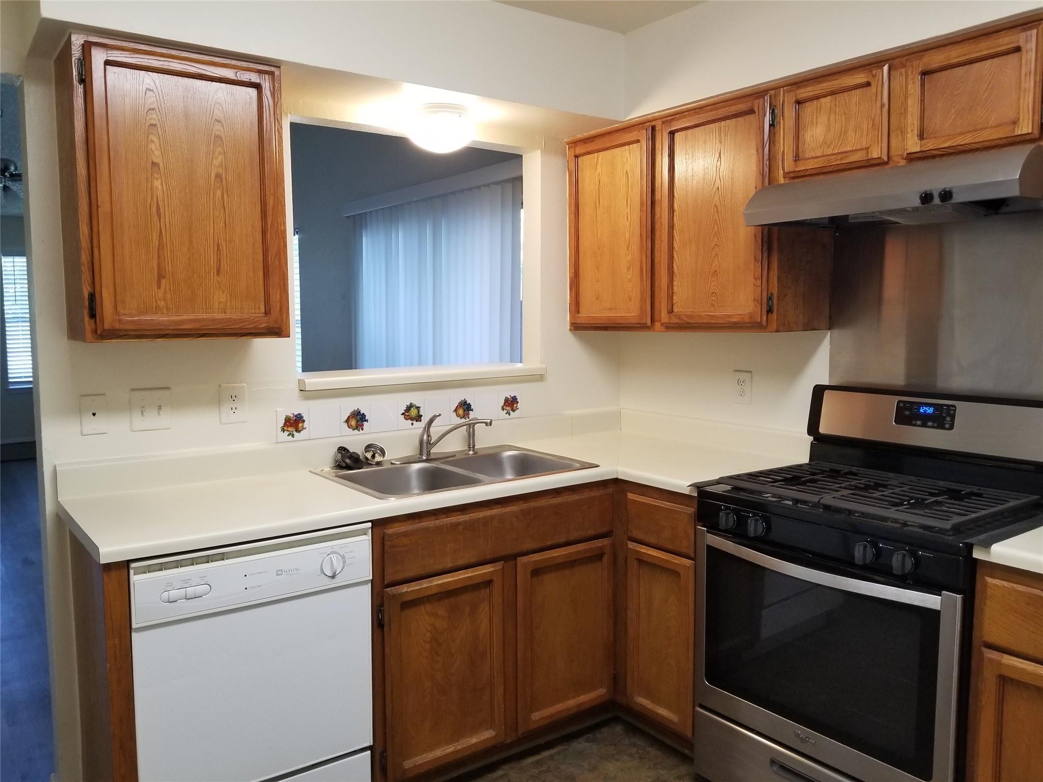 8009 West Gate Blvd #a Property Photo 4