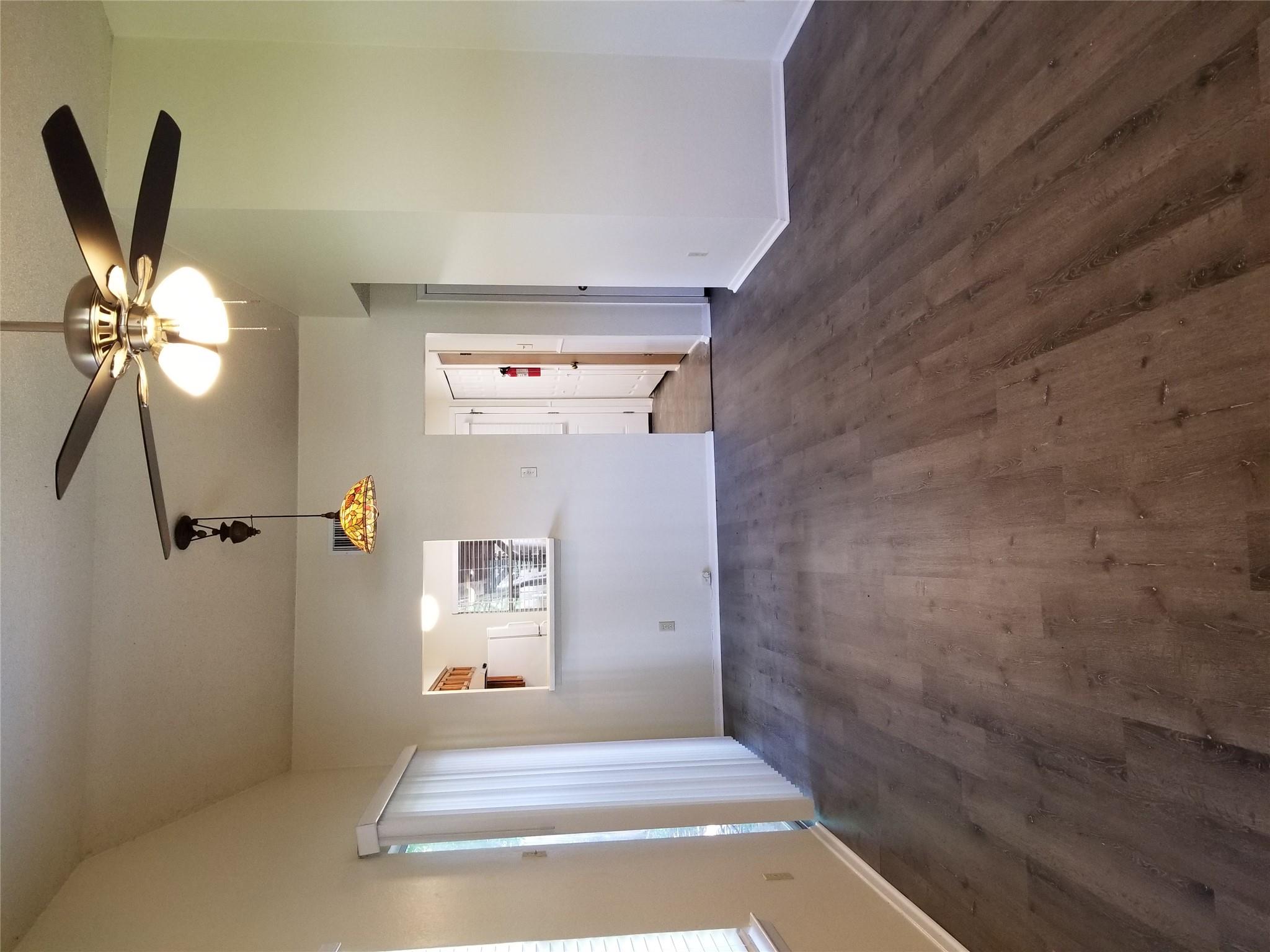 8009 West Gate Blvd #a Property Photo 6