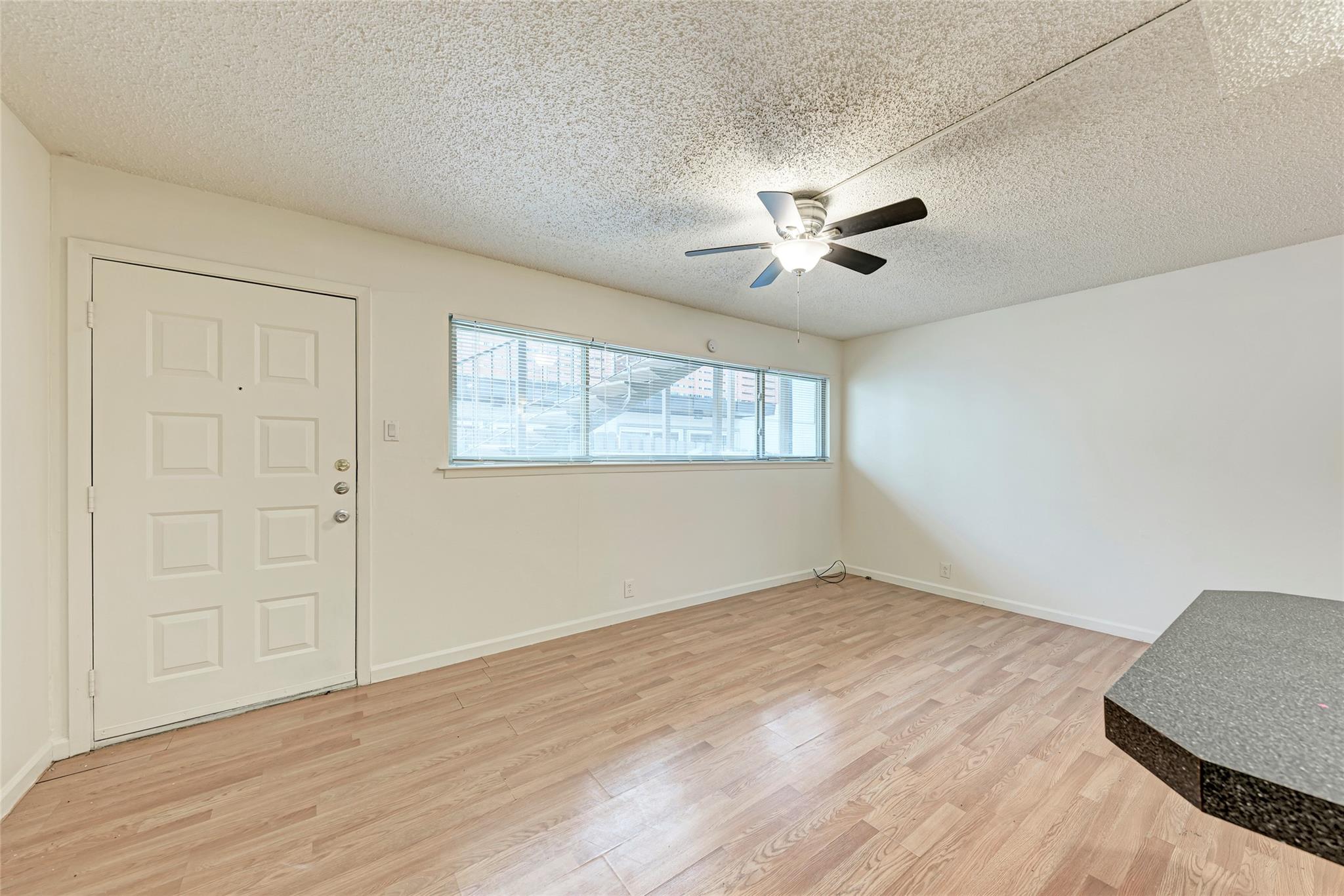 2404 Longview St #101 Property Photo 6