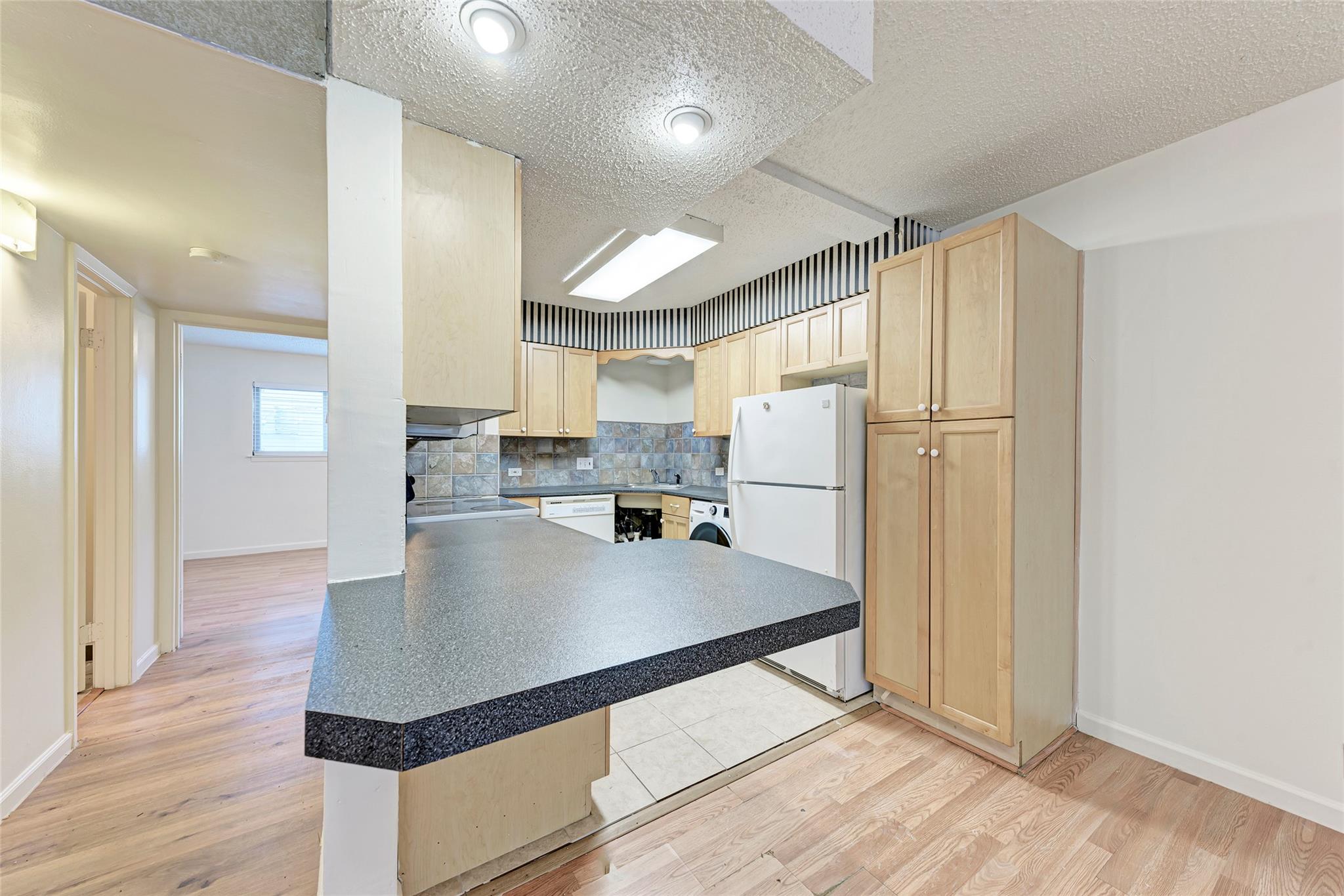 2404 Longview St #101 Property Photo 12
