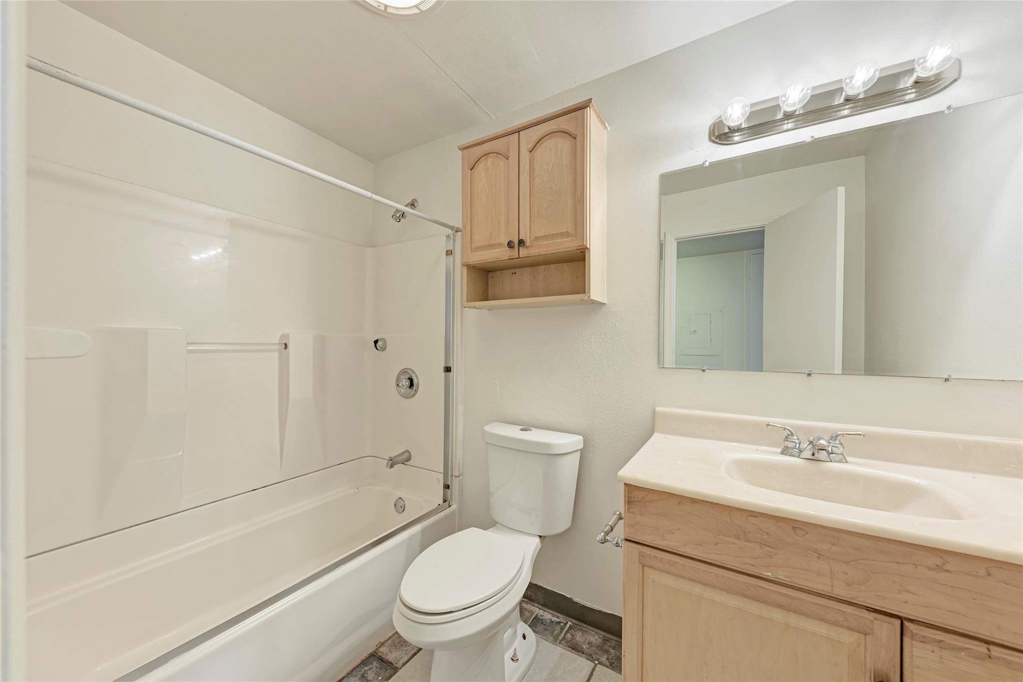 2404 Longview St #101 Property Photo 15