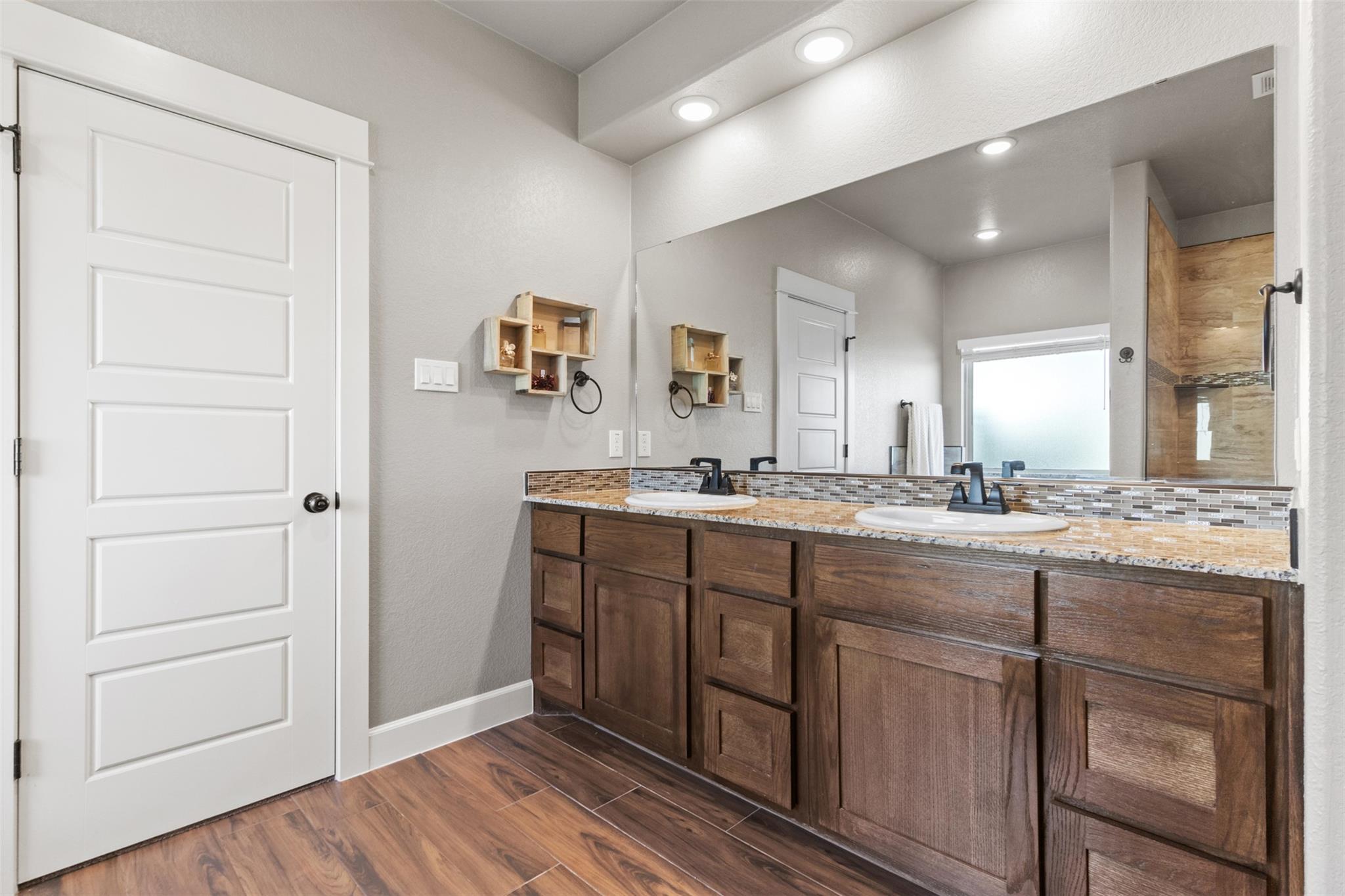 2708 Sun Point Cir Property Photo 19