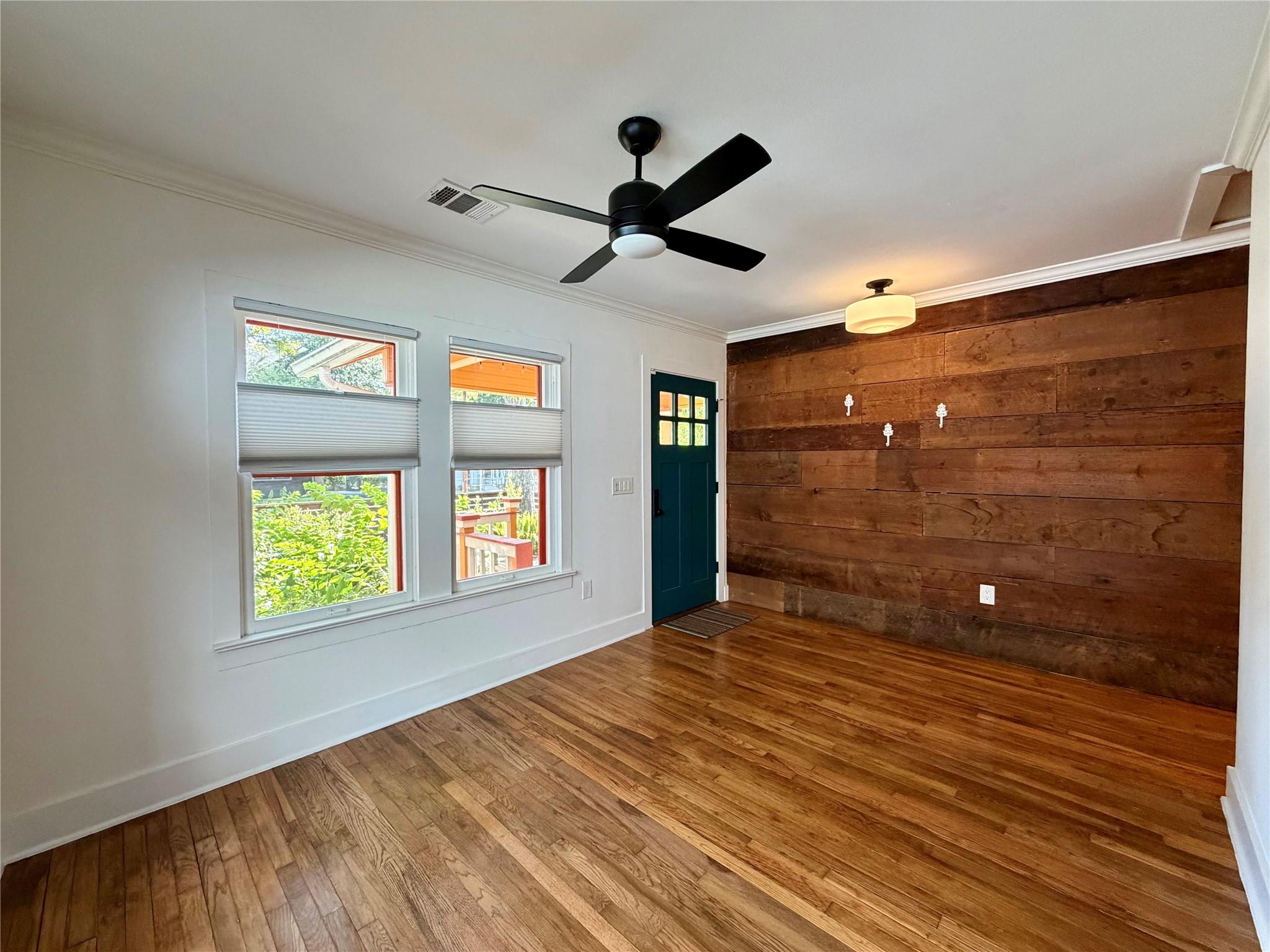 1211 E 2nd St #a Property Photo 2