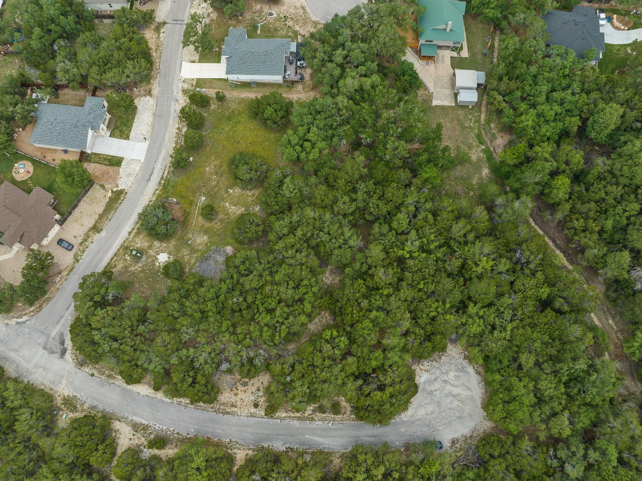 21002 Santa Paula Ave Property Photo 4