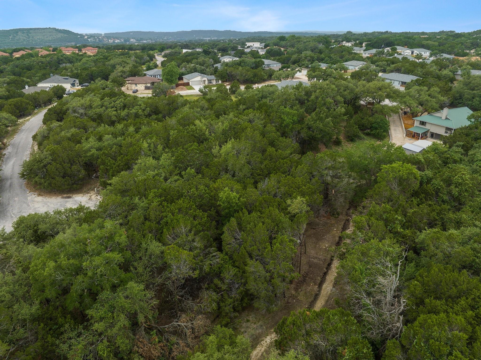 21002 Santa Paula Ave Property Photo 15