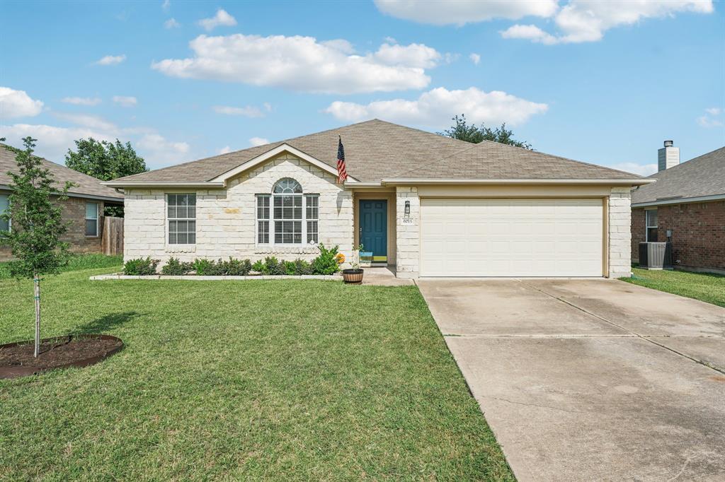 6015 Lone Star Ct Property Photo 1