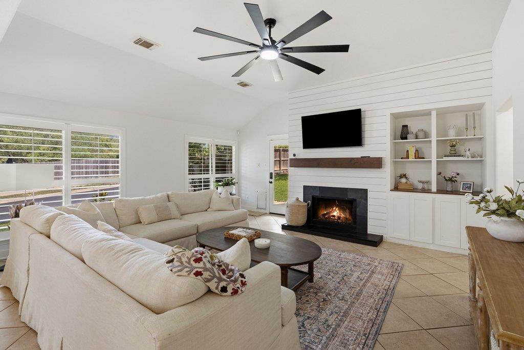 4253 Canyon Glen Cir Property Photo 6
