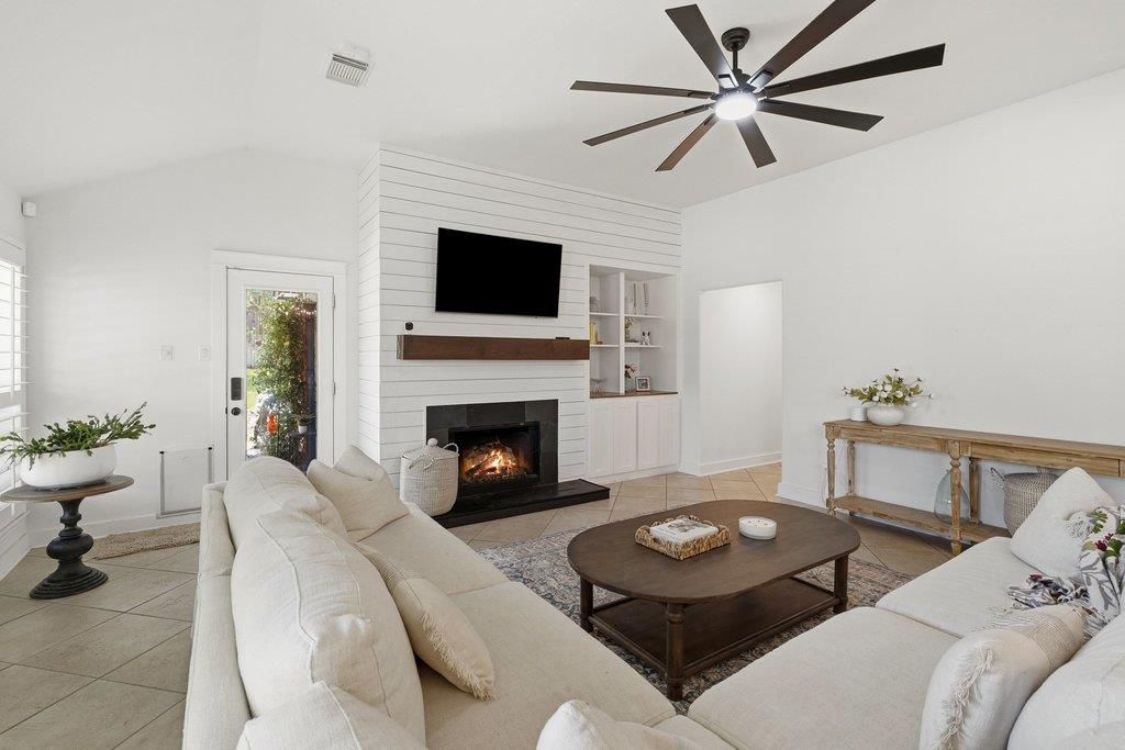 4253 Canyon Glen Cir Property Photo 7