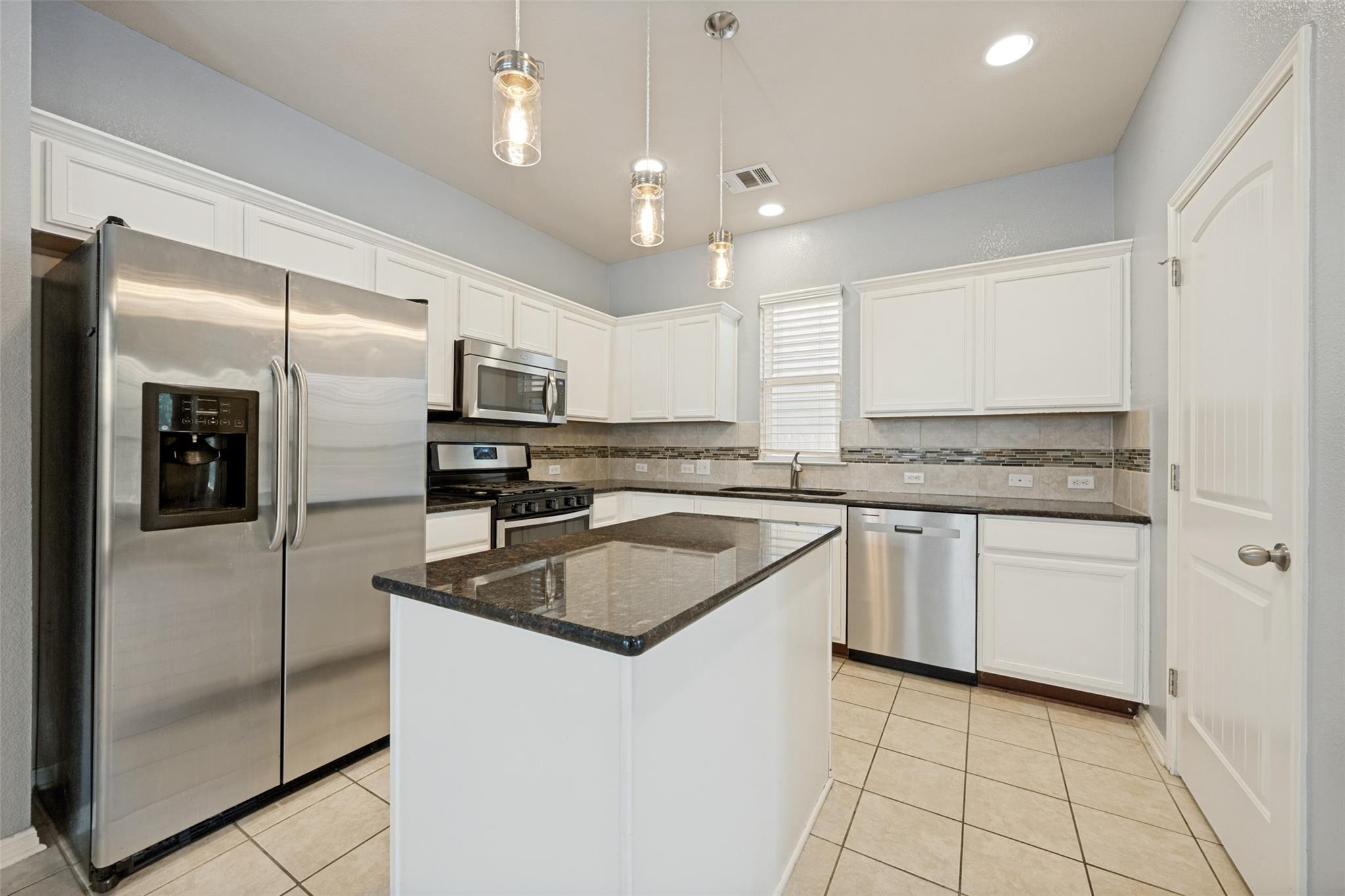 138 Wainscot Oak Way Property Photo 2