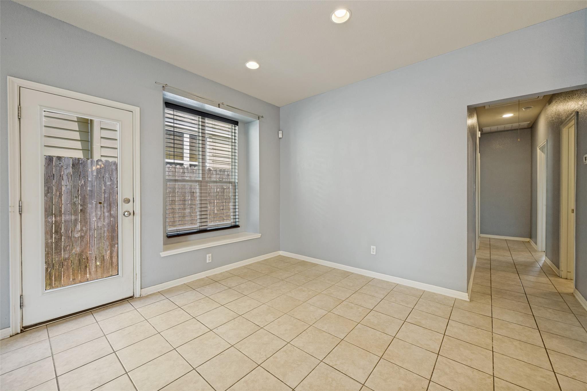138 Wainscot Oak Way Property Photo 5