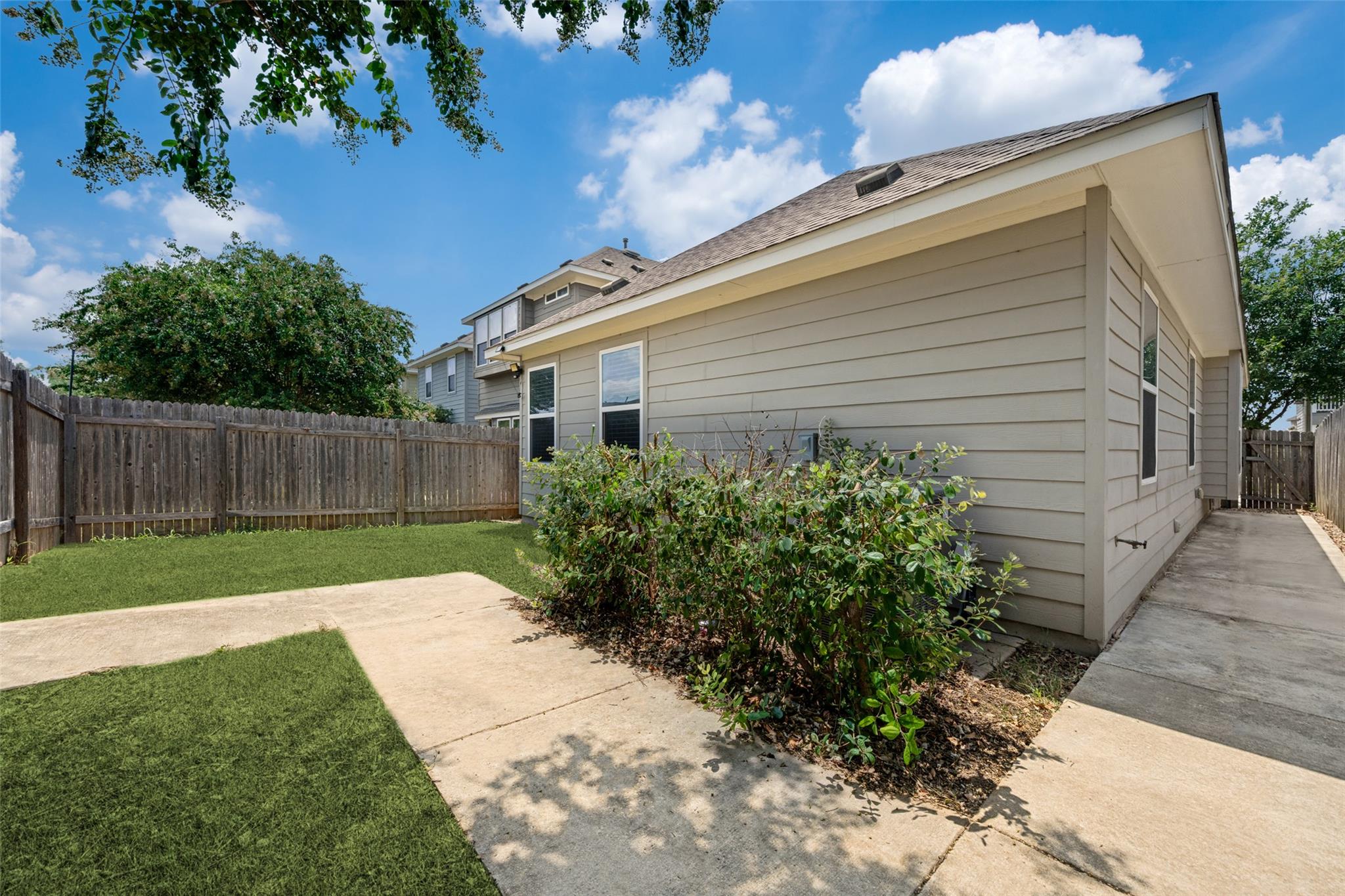 138 Wainscot Oak Way Property Photo 18