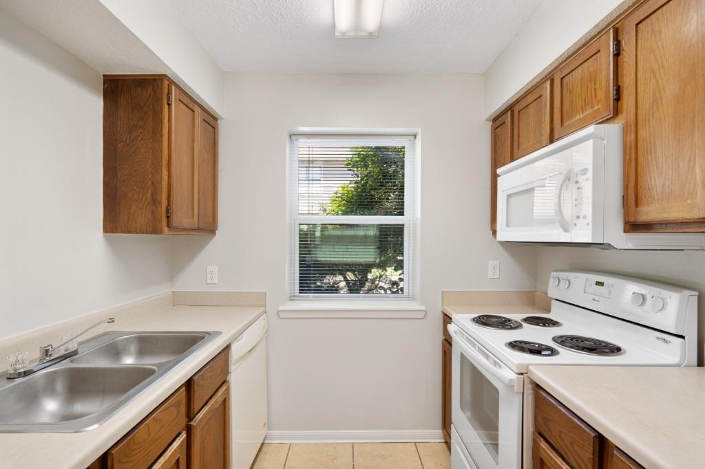 8703 Schick Rd #c Property Photo 3