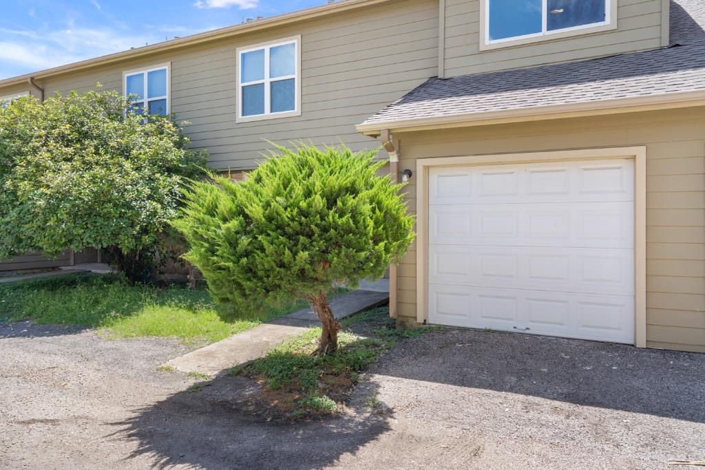 8703 Schick Rd #c Property Photo 4