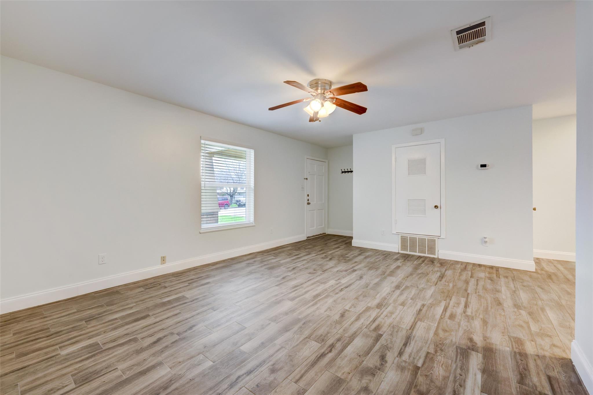 2701 St Edwards Cres #a Property Photo 5