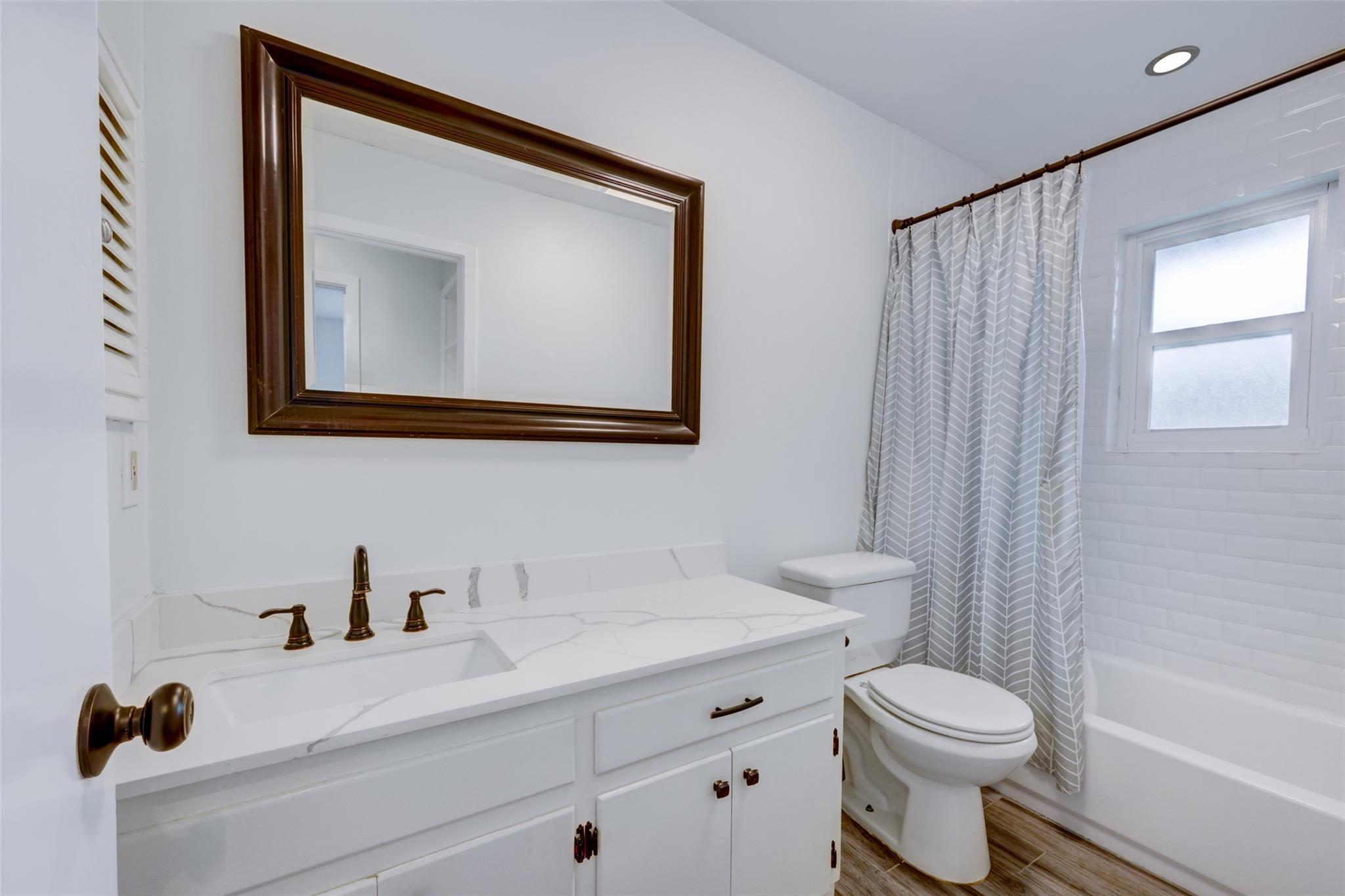 2701 St Edwards Cres #a Property Photo 8