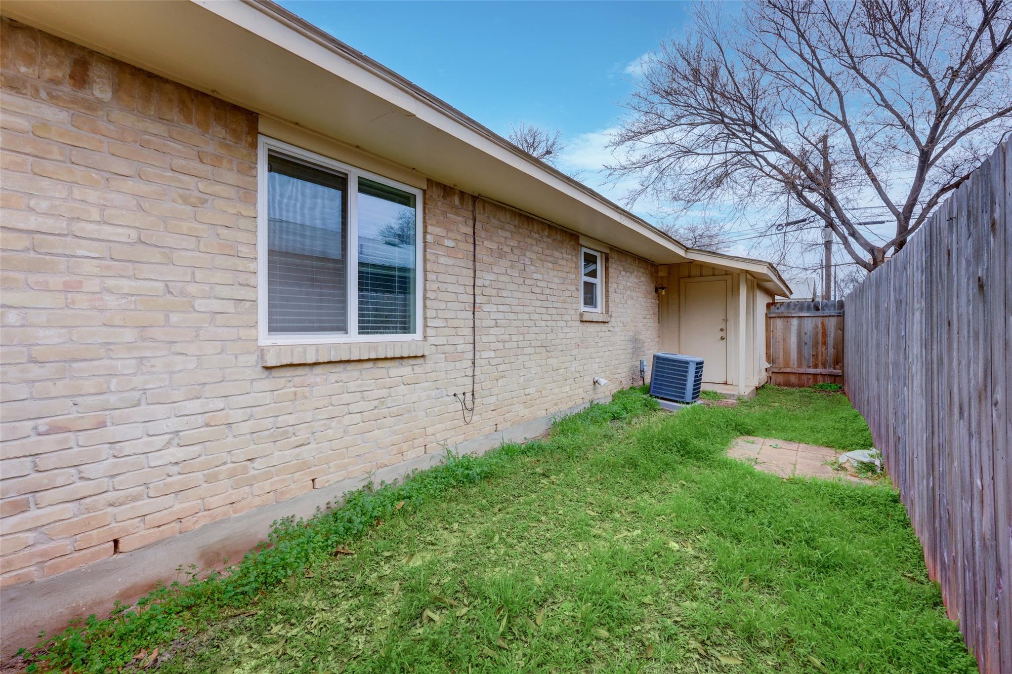 2701 St Edwards Cres #a Property Photo 13