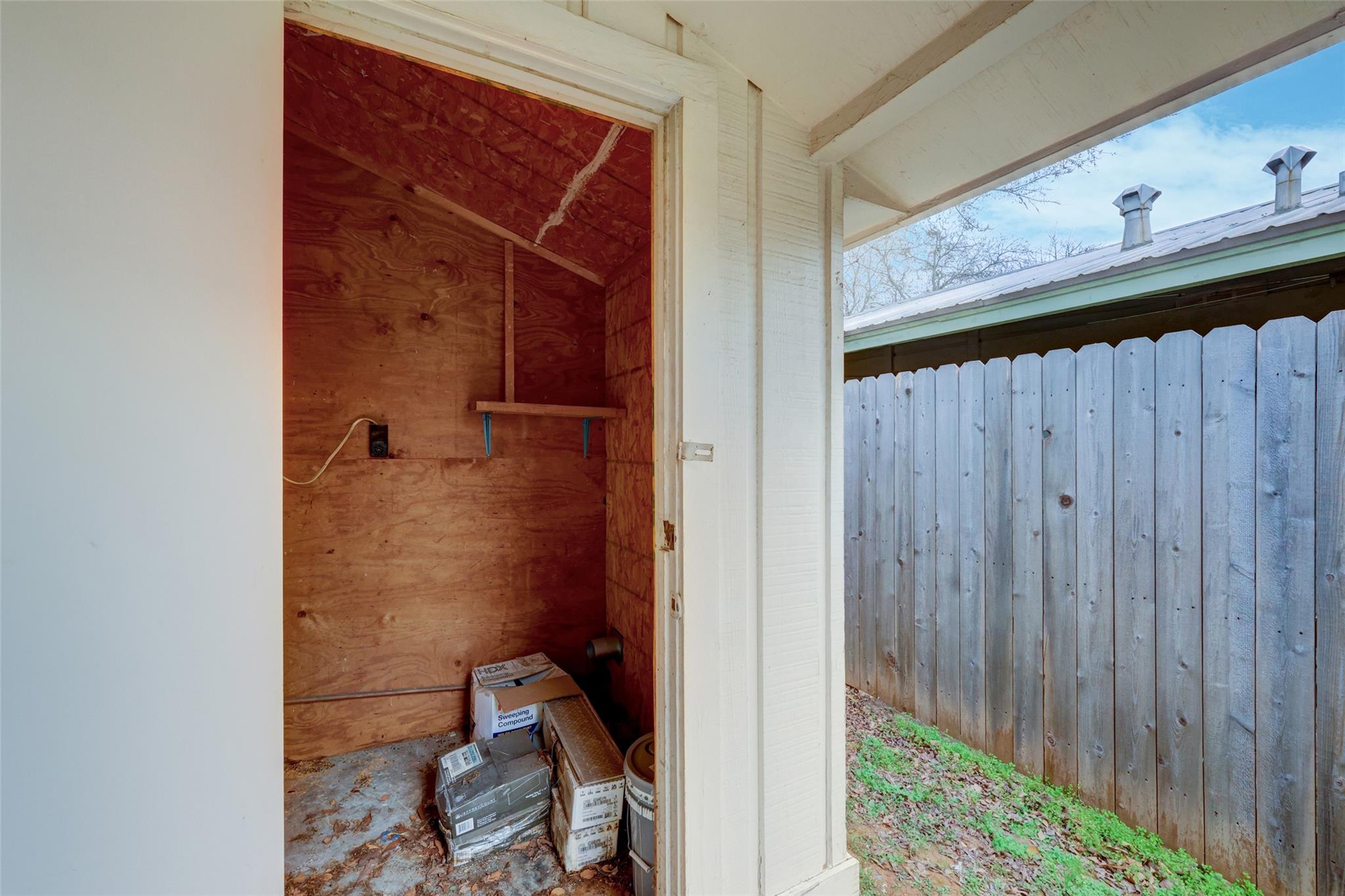 2701 St Edwards Cres #a Property Photo 14