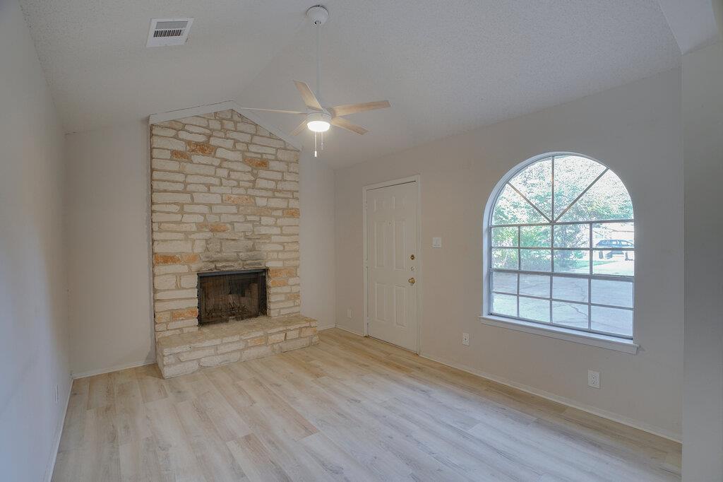 1206 Westcott Dr #b Property Photo 3