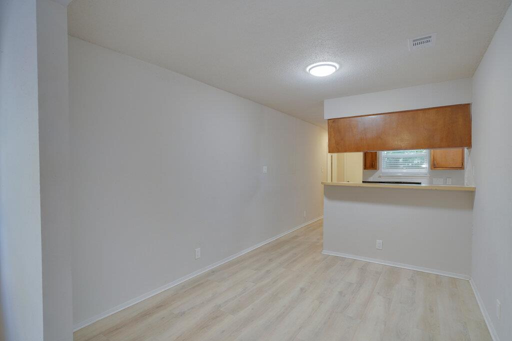 1206 Westcott Dr #b Property Photo 5