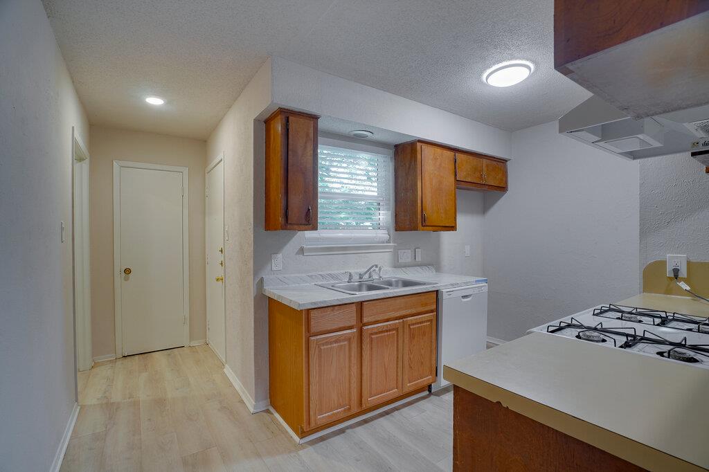 1206 Westcott Dr #b Property Photo 7