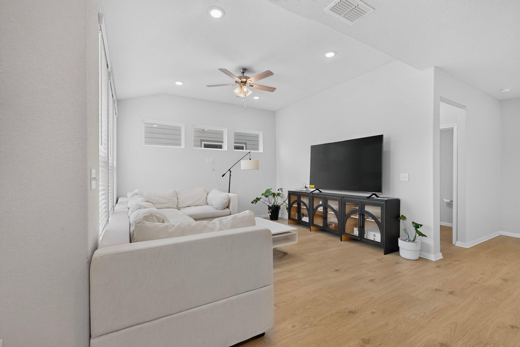 6317 Marsh Ln Property Photo 6