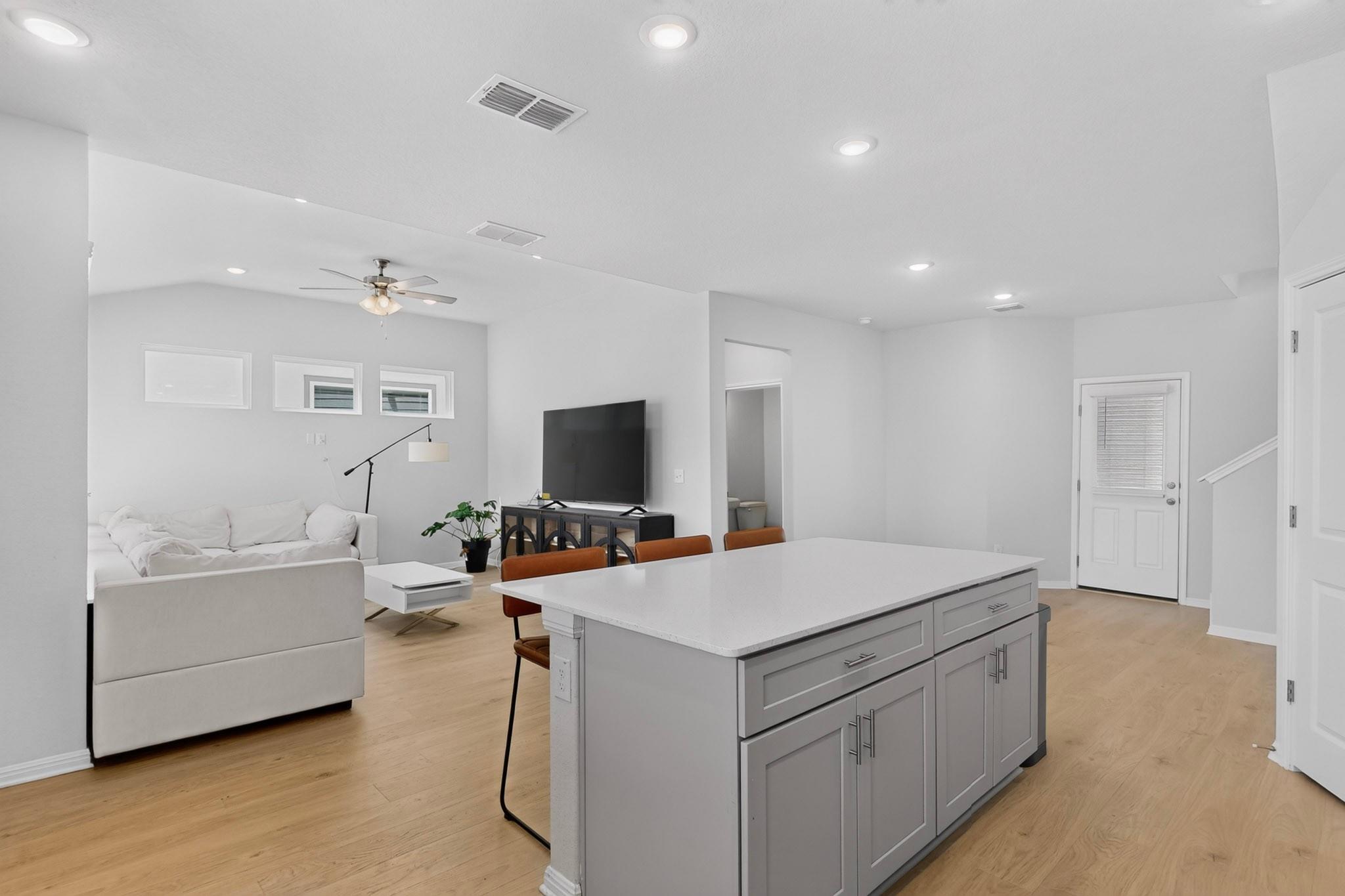 6317 Marsh Ln Property Photo 14