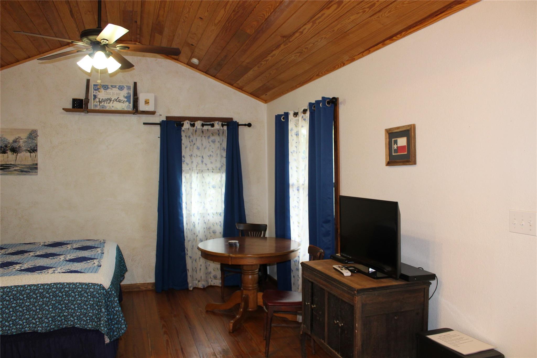 961 Buttercup Ln #2 Property Photo 3