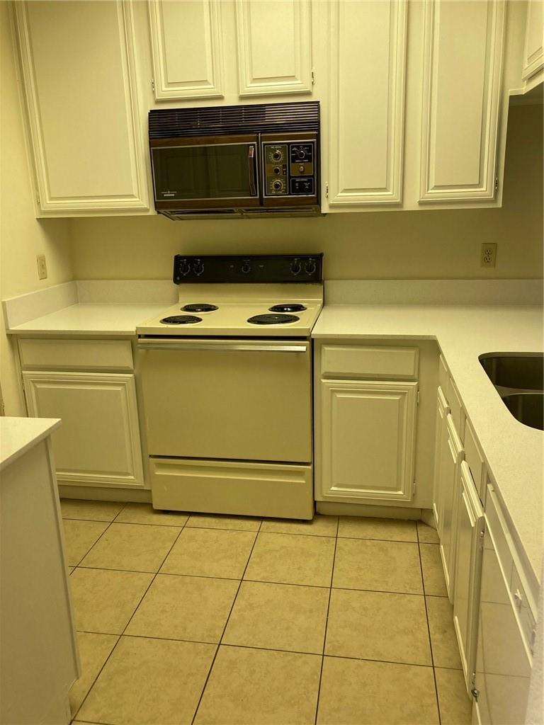 806 W 24th St #218 Property Photo 5