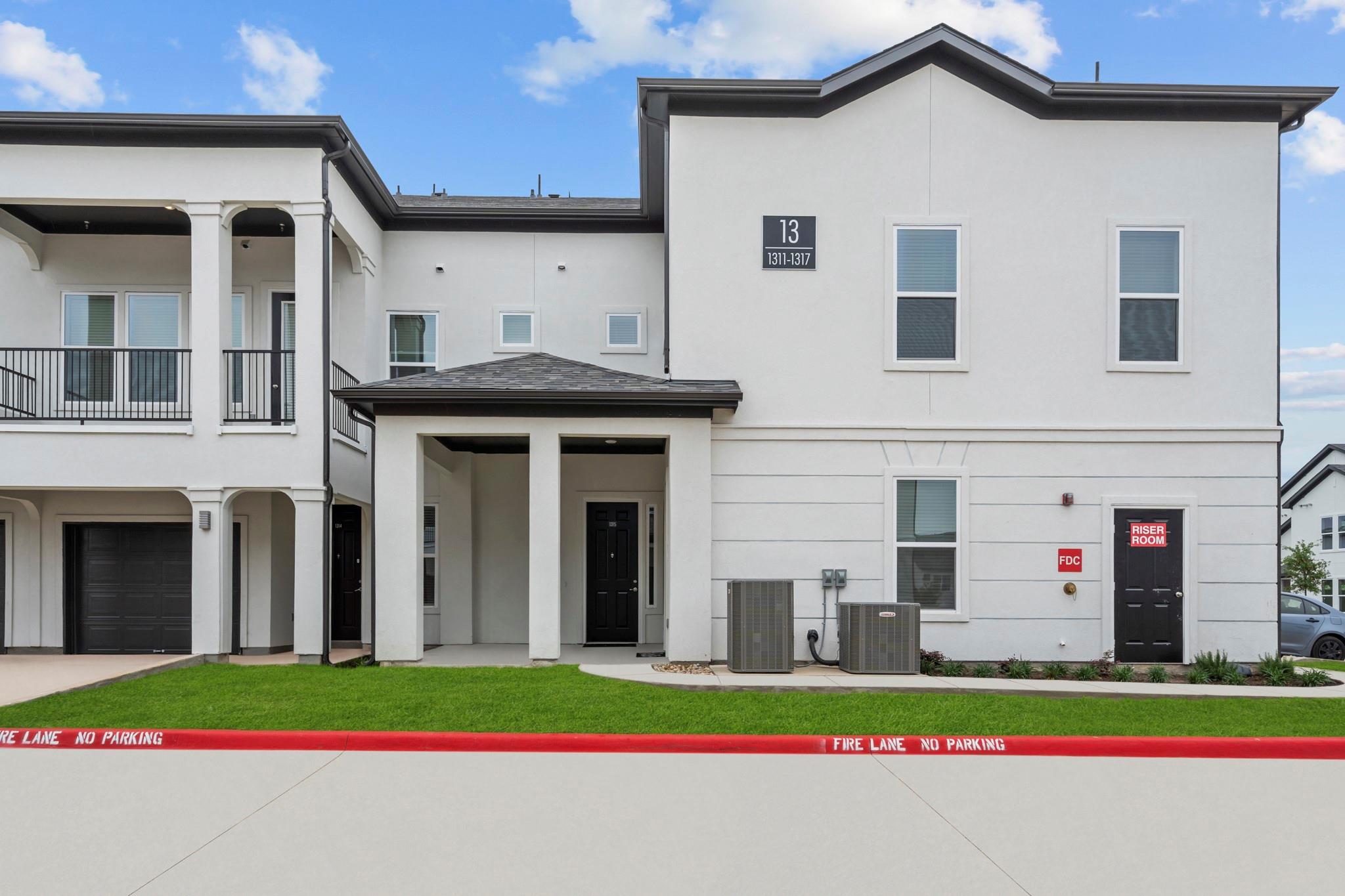 1664 Hillside Terrace None #1112 Property Photo 1